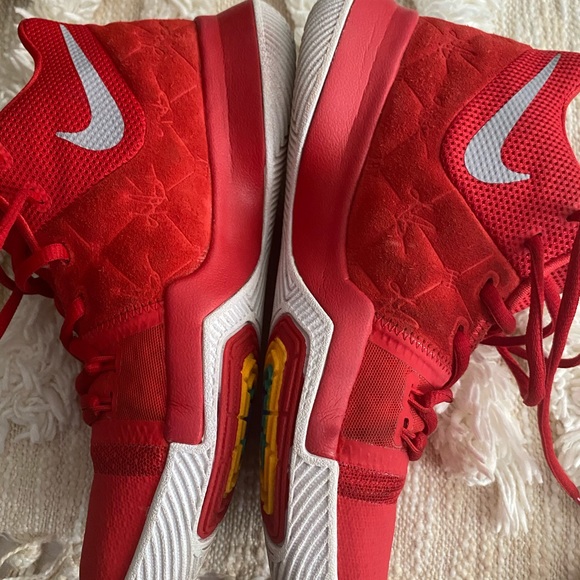 Kids Kyrie sz 6 - Picture 2 of 2